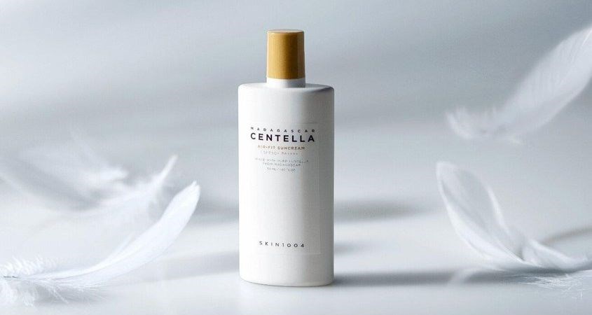 Kết hợp sử dụng kem chống nắng dưỡng trắng và phục hồi da Skin1004 Madagascar Centella SPF 50+ PA++++ 50 ml