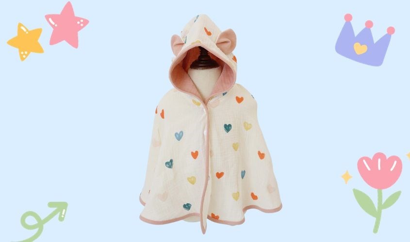 Áo choàng Bessla in hình trái tim màu trắng