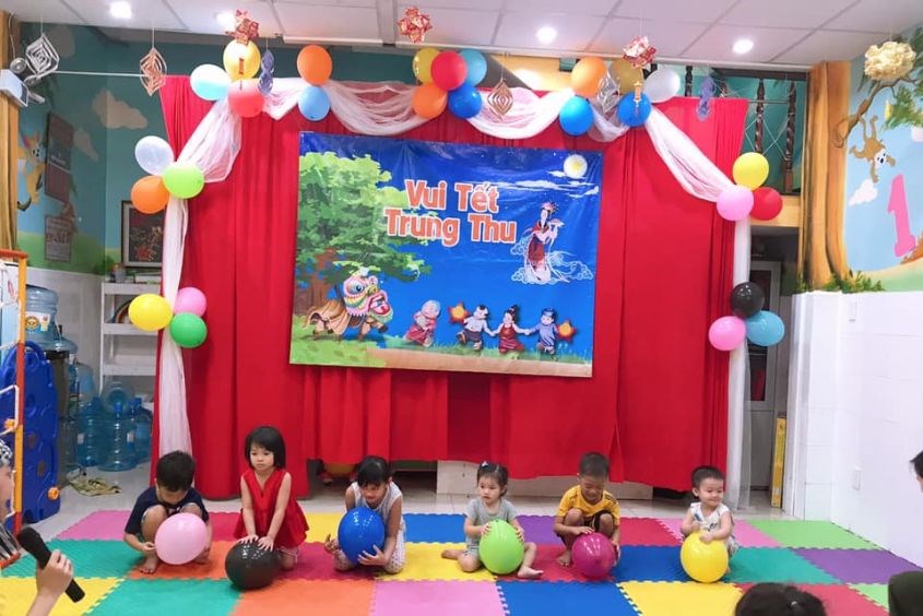 Hoạt động vui chơi của các bé trường dạy trẻ tự kỷ Trí Đức Việt Trường dạy trẻ tự kỷ Trí Đức Việt