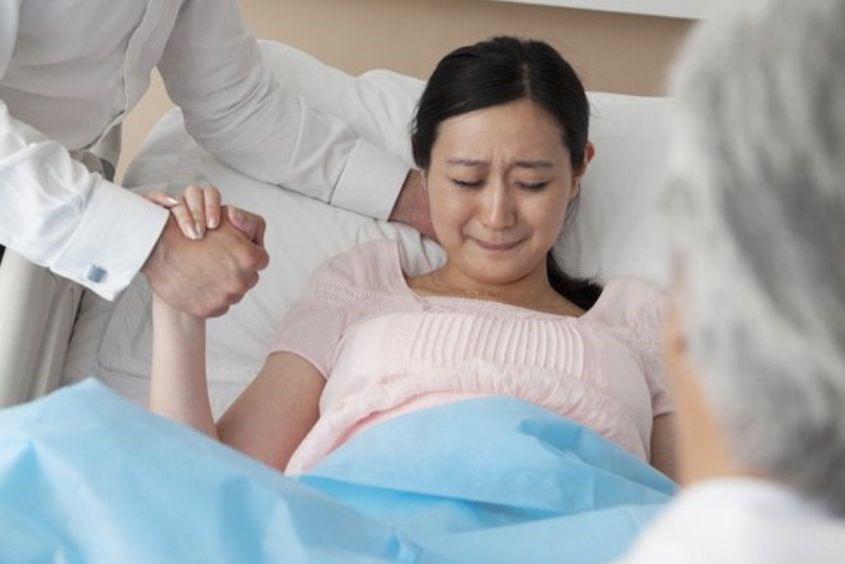 Bị trĩ sau sinh do rặn quá nhiều khi sinh thường