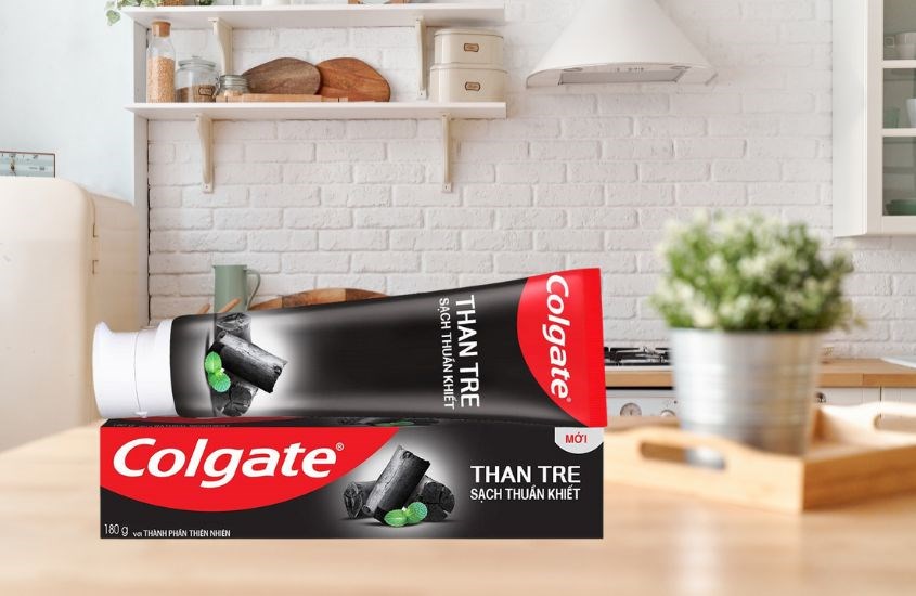 Kem đánh răng Colgate thiên nhiên sạch thuần khiết hương than tre 180g