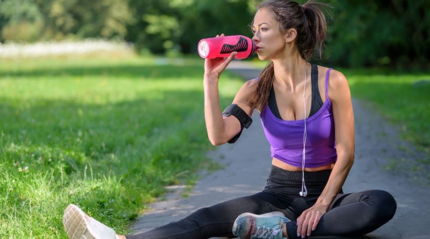 Uống nước trước và sau khi luyện tập