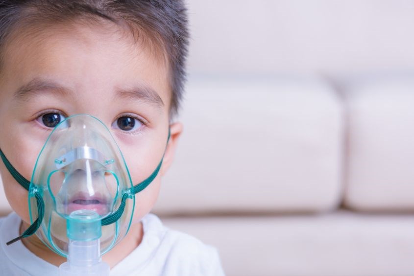 trẻ bị viêm phế quản