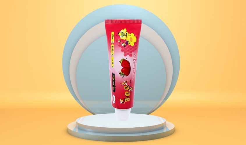 Kem đánh răng cho bé trên 2 tuổi Bee hương dâu 90g