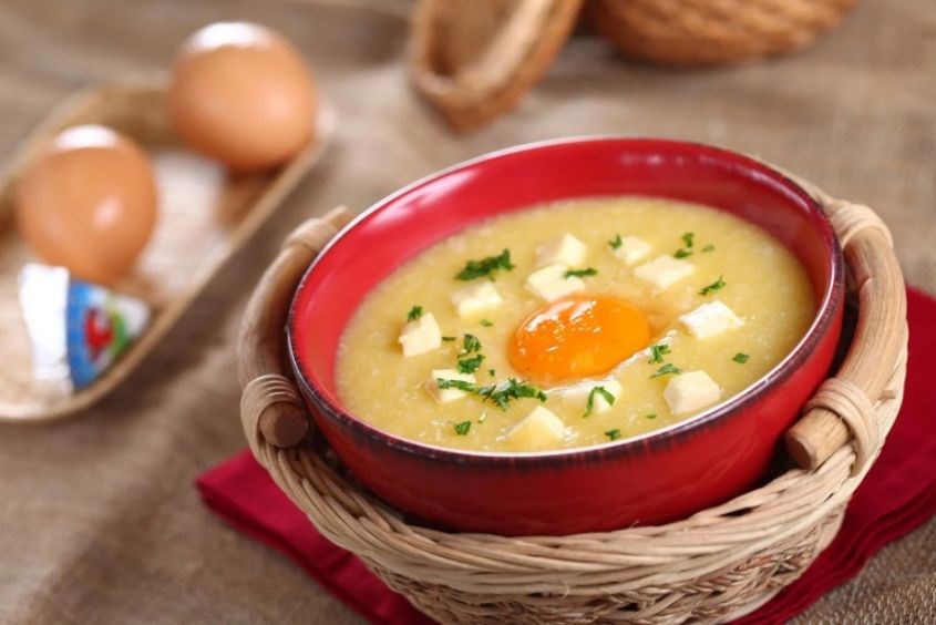 Cháo phô mai cho bé với trứng gà bổ sung dinh dưỡng