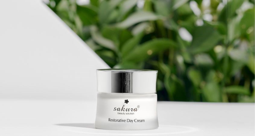 Sakura Restorative Day Cream