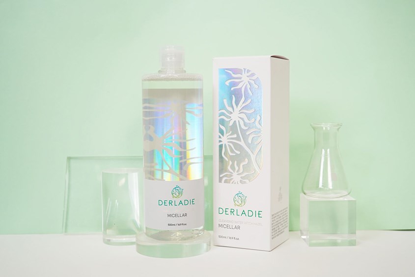 Nước tẩy trang Derladie dành cho những người có làn da dầu, mụn và là một sản phẩm có mùi hương