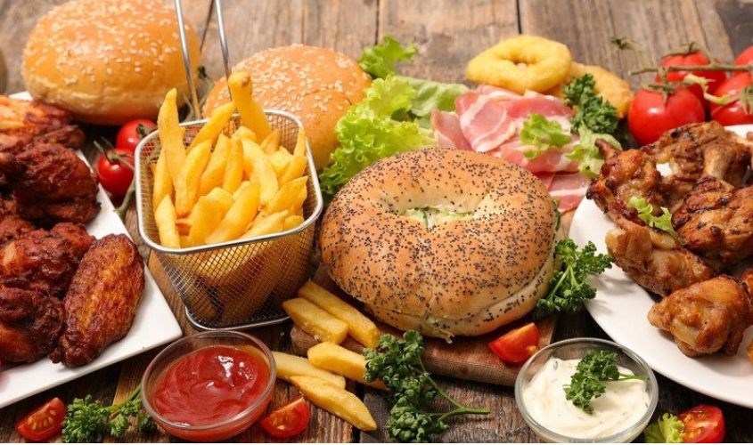 Thức ăn nhanh chứa nhiều calo rỗng