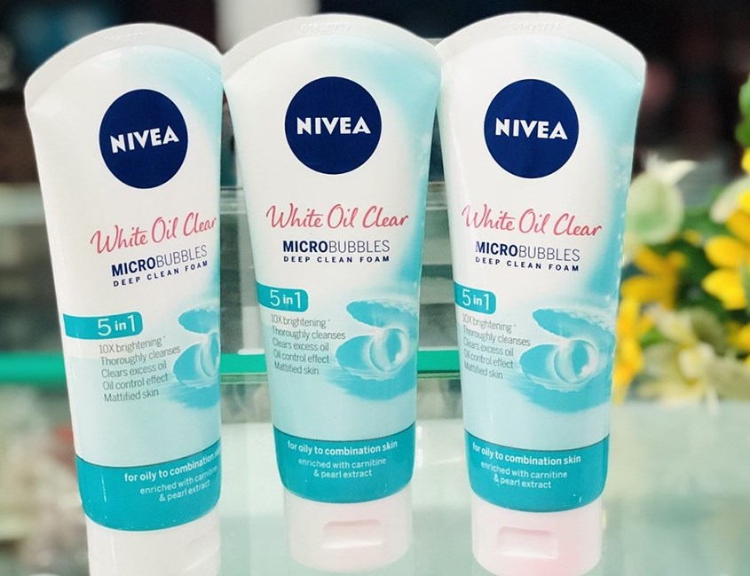 Nivea White Oil Clear Micro Bubbles Deep Clean Foam