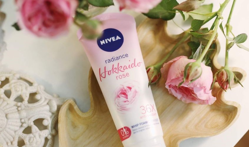 Vẻ ngoài bắt mắt của Nivea hoa hồng Hokkaido Rose