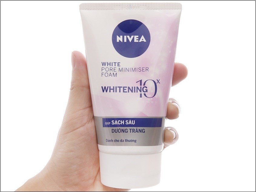 Nivea White Pore Minimiser Foam Whitening