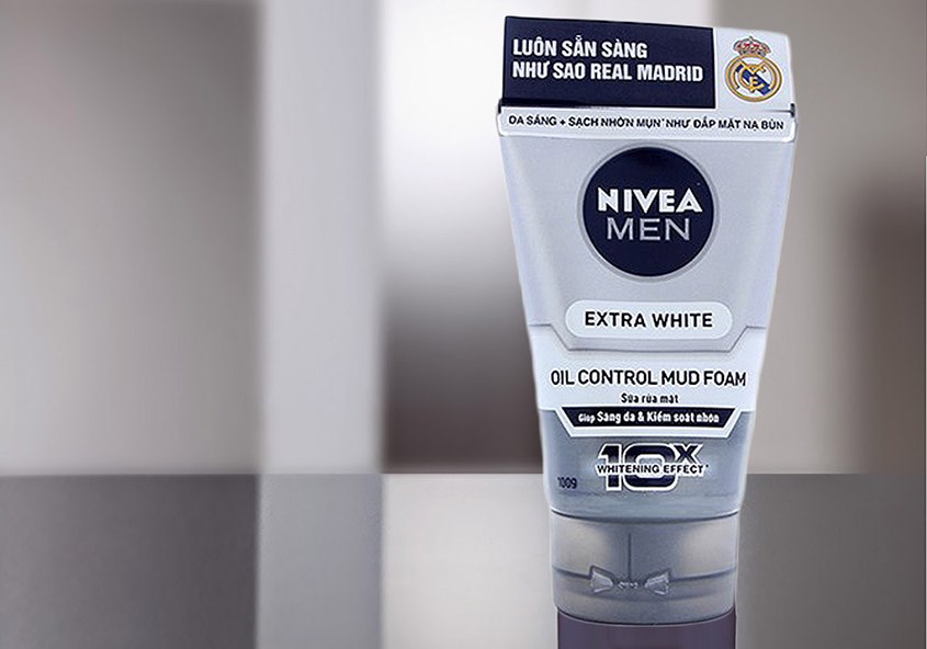 Nivea bùn khoáng Extra White