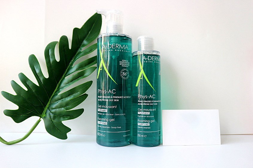 Sữa rửa mặt Aderma có 2 loại dung tích là 200ml và 400ml