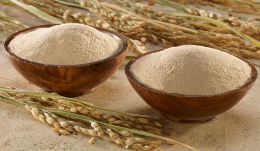 Tẩy tế bào chết bằng sữa tươi và cám gạo