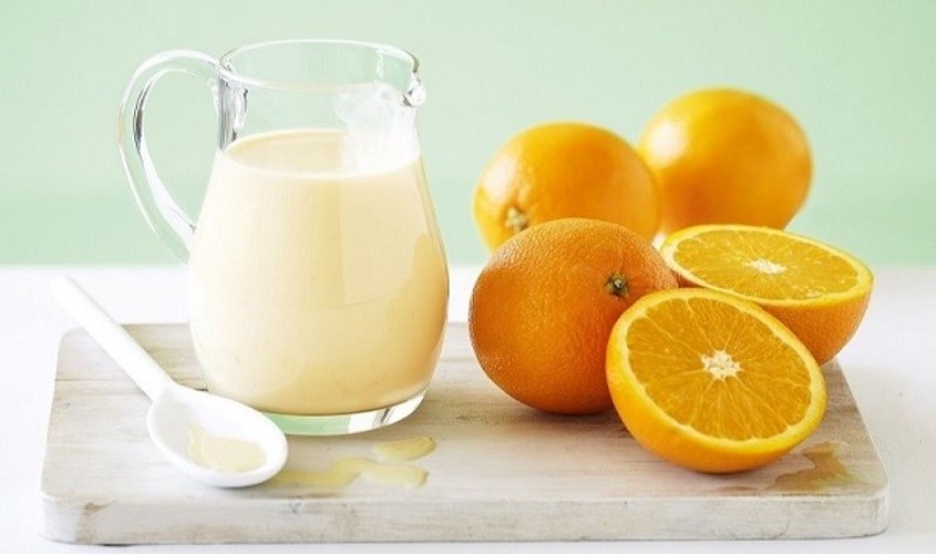 Tẩy tế bào chết bằng cam và sữa tươi
