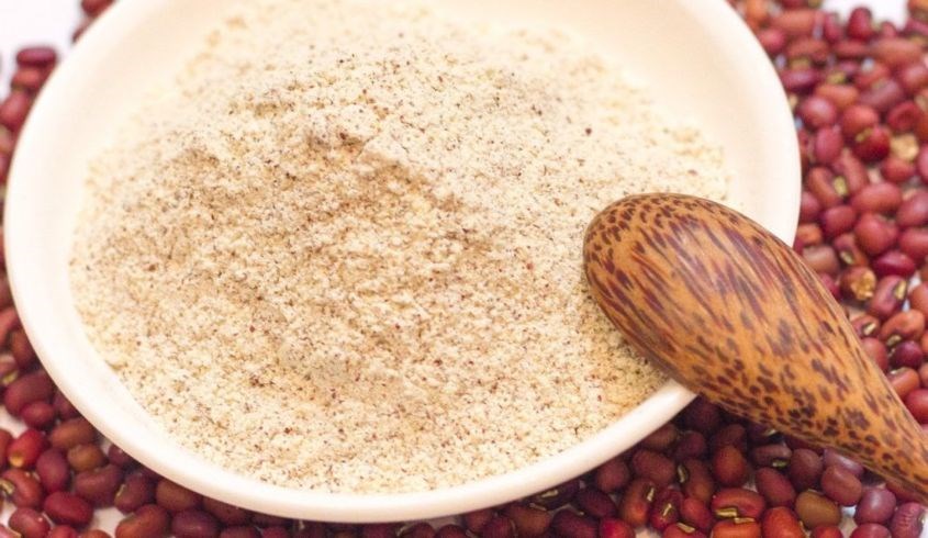 Hỗn hợp sữa tươi và bột đậu đỏ