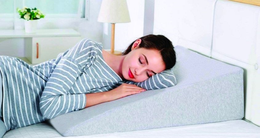 Gối chống trào ngược dùng cho người lớn có tác dụng giảm tình trạng đau mỏi vai, gáy