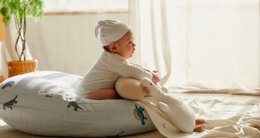 Gối chống trào ngược giúp trẻ tập ngồi dễ dàng hơn