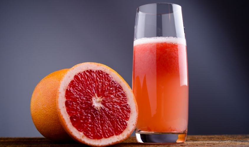 Nước ép bưởi chứa nhiều vitamin giúp đẹp da, giữ dáng