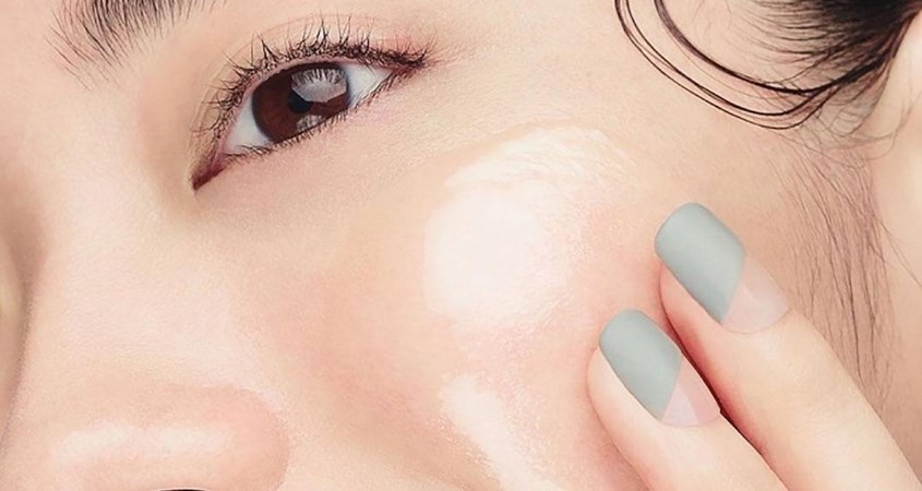 Sữa rửa mặt Simple Moisturising Facial Wash