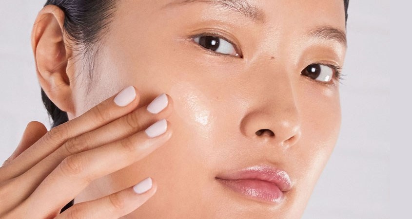 Sữa rửa mặt Simple Moisturising Facial Wash