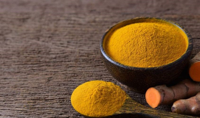 Tinh bột nghệ cũng có tác dụng trị mụn, ngăn ngừa sẹo và các vết thâm nám hiệu quả