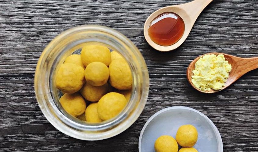 Tinh chất curcumin có trong tinh bột nghệ giúp làm trắng da