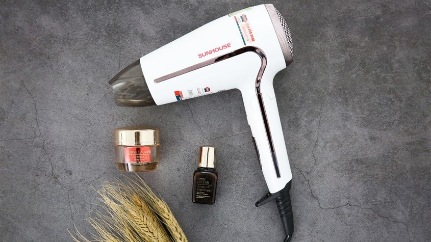 Nên chọn mua những loại máy sấy tóc hoạt động êm ái để đem lại sự thoải mái khi sử dụng