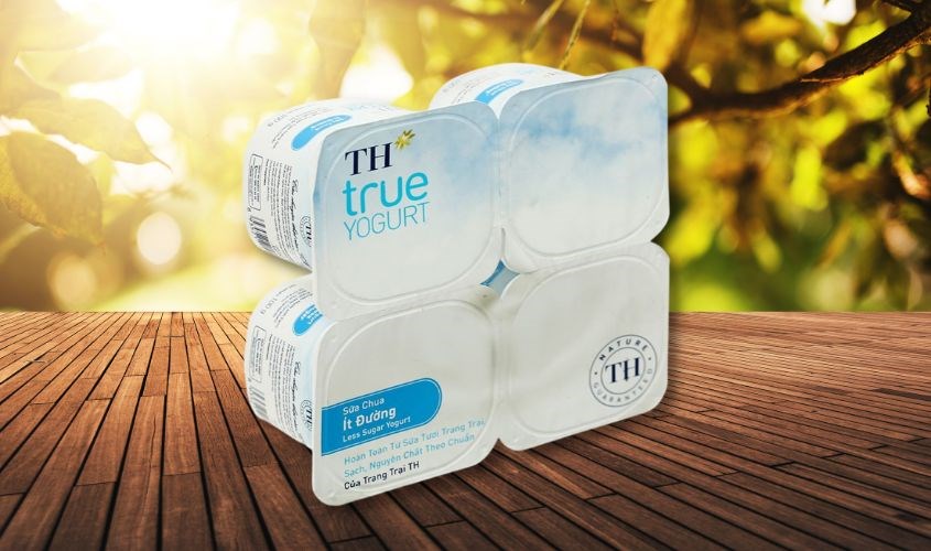 Lốc 4 hộp sữa chua ít đường TH true YOGURT 100g