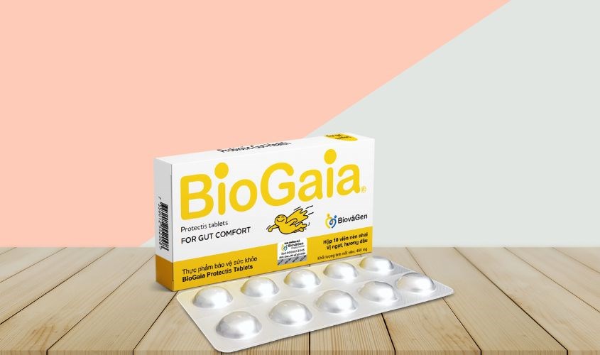 Bạn có thể phân biệt bằng tem chống giả trên hộp viên nhai BioGaia Protectis