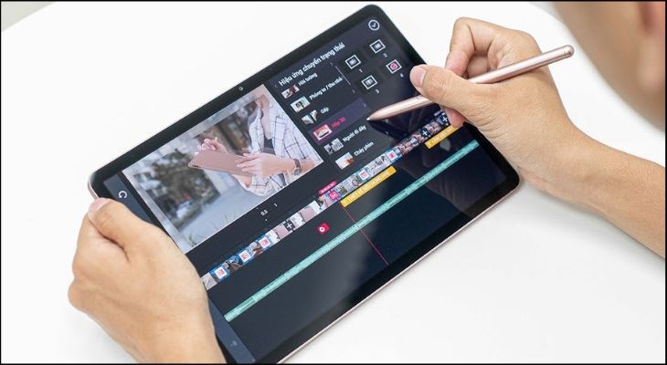 Máy được trang bị chipset gaming Snapdragon 778G