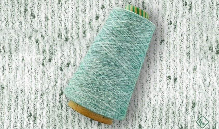 Các sợi Acrylic sẽ được mang đi dệt thành vải