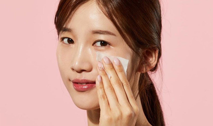 Da tiết nhiều dầu là nguyên nhân chính gây ra mụn