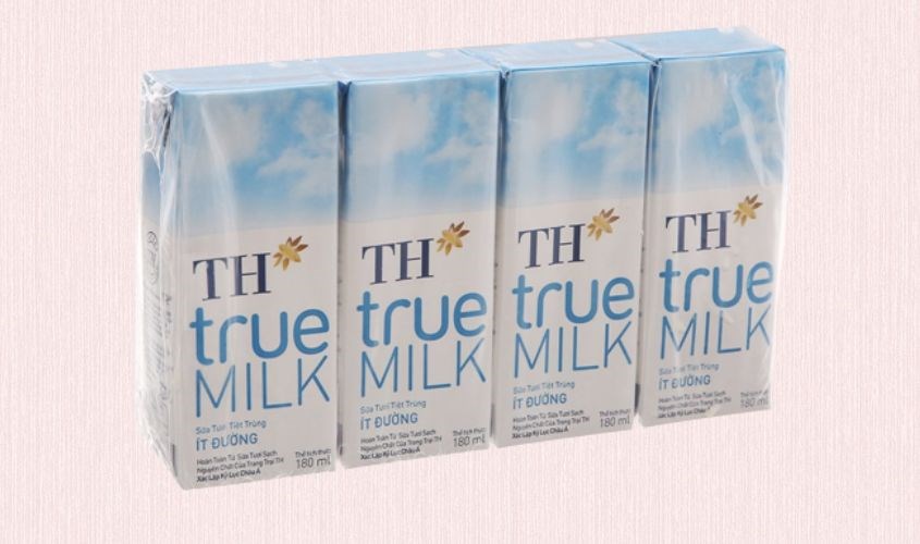 Lốc 4 hộp sữa tươi TH true MILK ít đường 180 ml