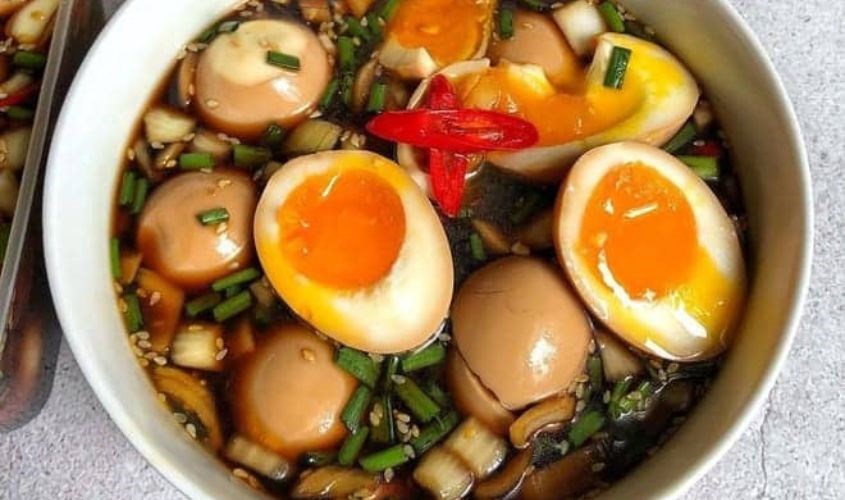Trứng ngâm với nước tương Trứng ngâm với nước tương