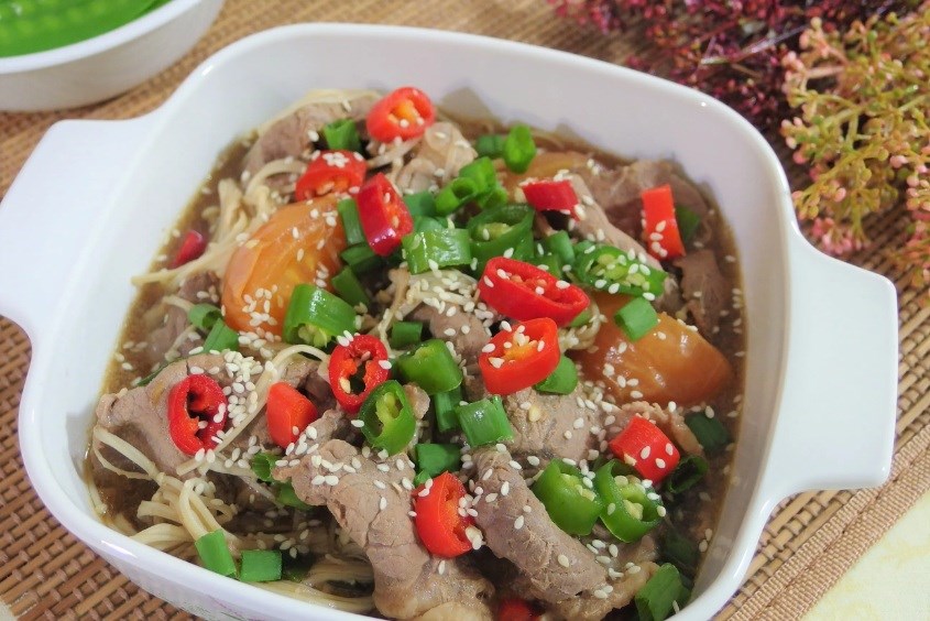 Thịt bò cho bà bầu bò xào với nấm kim châm