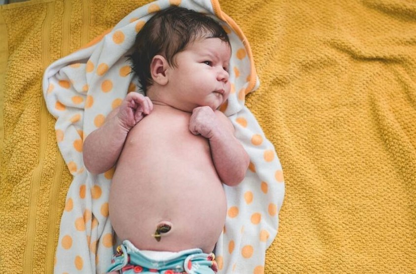 Sau khi tắm cho bé Tắm cho bé sơ sinh