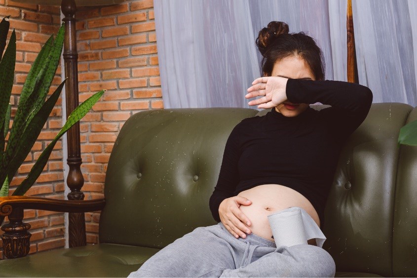 Một trong những dấu hiệu cổ tử cung mở là đau nhói ở âm đạo Một trong những dấu hiệu cổ tử cung mở là đau nhói ở âm đạo