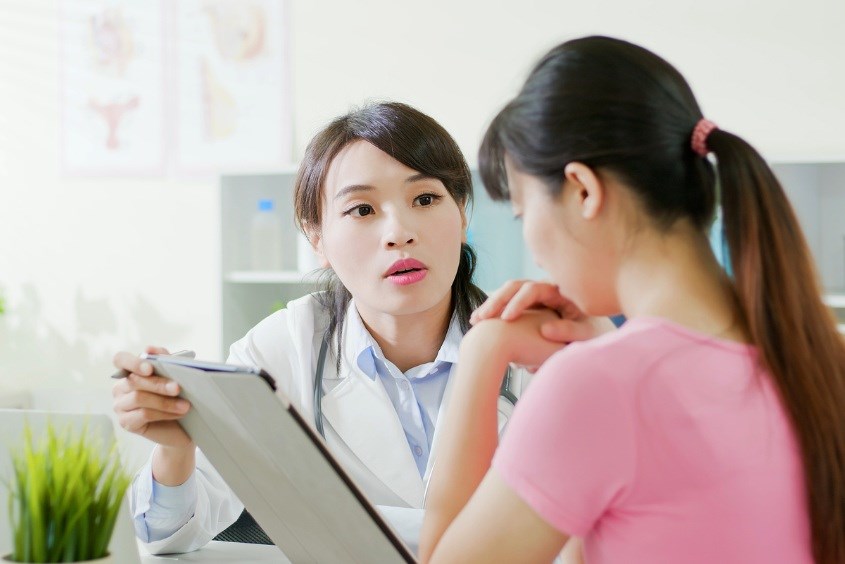 Mẹ có thể đến gặp bác sĩ để kiểm tra cổ tử cung mở hay chưa Mẹ có thể đến gặp bác sĩ để kiểm tra cổ tử cung mở hay chưa