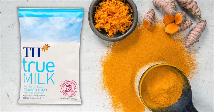 Mặt nạ tinh bột nghệ kết hợp cùng sữa tươi TH true MILK không đường giúp da luôn mịn màng