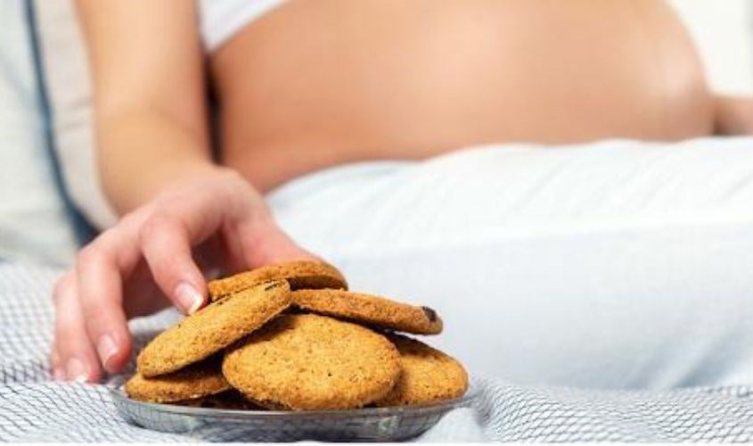 Mẹ bầu ăn được bánh gạo những ăn với liều lượng vừa phải