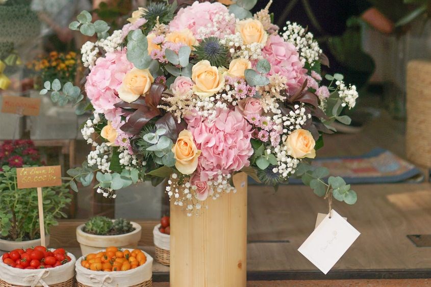 5+ cách cắm hoa cẩm tú cầu đẹp lung linh cho mẹ ngày xuân