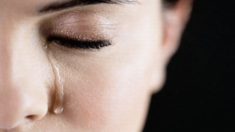 Bất kì rối loạn gây kích ứng kết - giác mạc đều làm tăng tiết nước mắt