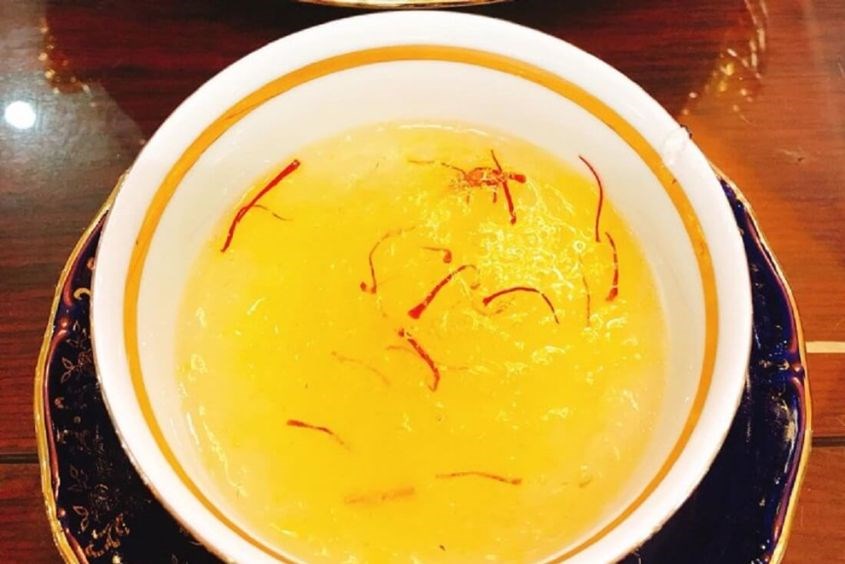 Cách chưng yến cho bà bầu với đường phèn, saffron