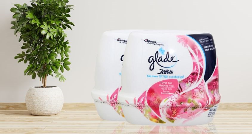 Sáp thơm Glade hương cỏ hoa 180g