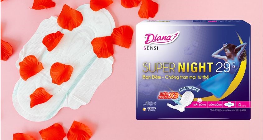 Băng vệ sinh ban đêm Diana Sensi chống tràn có cánh 4 miếng
