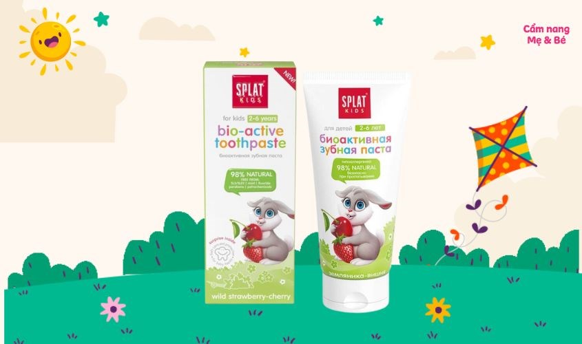 be-may-tuoi-thi-danh-rang-10 Kem đánh răng cho bé từ 2 - 6 tuổi Splat Kids hương dâu 50 ml