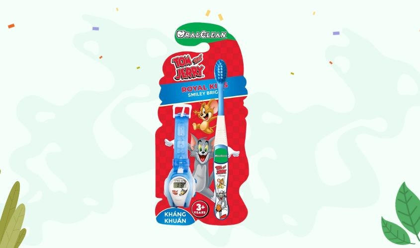 be-may-tuoi-thi-danh-rang-9 Bàn chải cho bé Oral Clean Royal Kids lông mềm (từ 3 tuổi) - Màu ngẫu nhiên