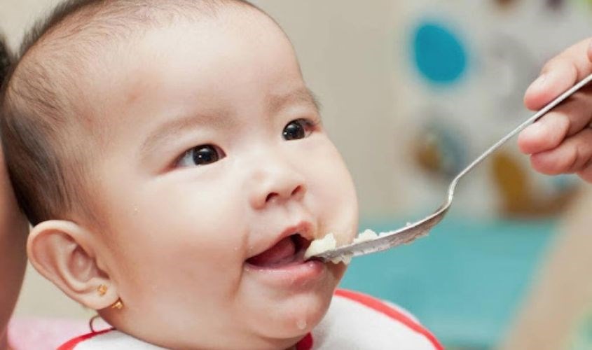 Trẻ bị kém hấp thu do thiếu enzym