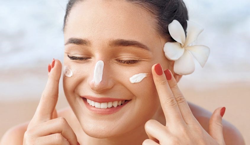 Chọn kem chống nắng có thành phần dưỡng ẩm